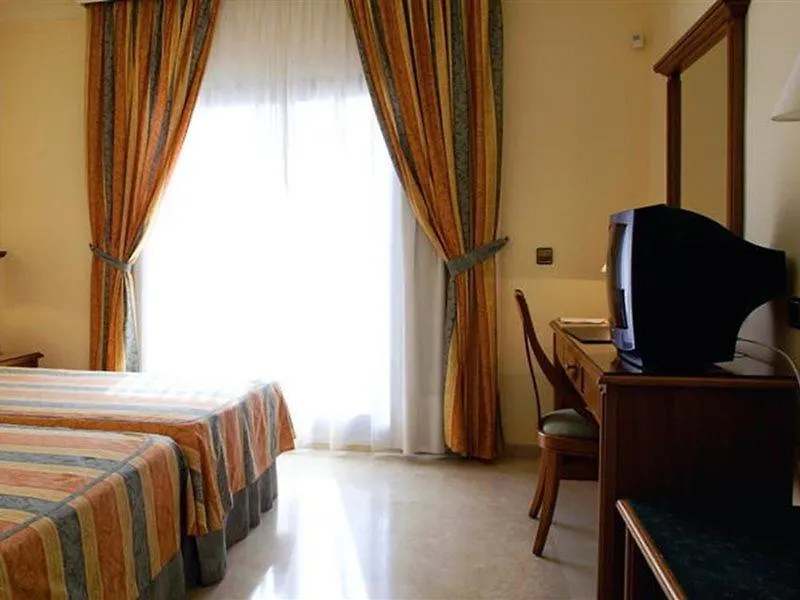 Hotel Mainake Costa Del Sol à Torre Del Mar Espagne